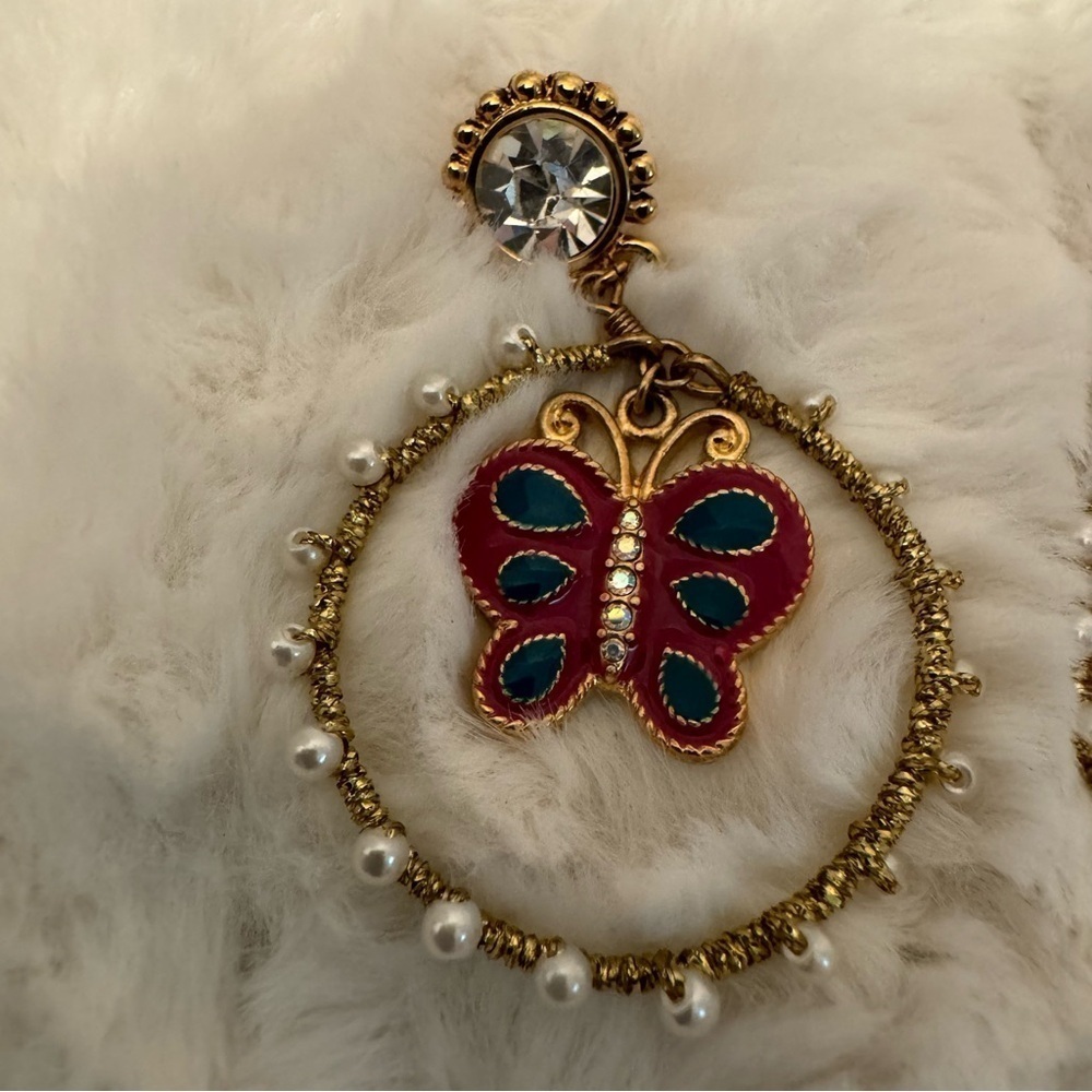 Betsy Johnson Butterfly Earrings. Gold dangling Butterflies. Pearls Pink Blue - Picture 9 of 10